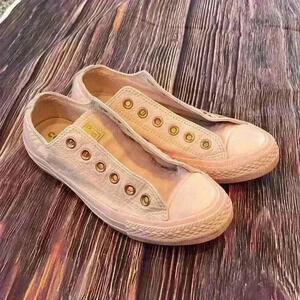 Women’s pink leather, low top canvas converse sneakers size 7